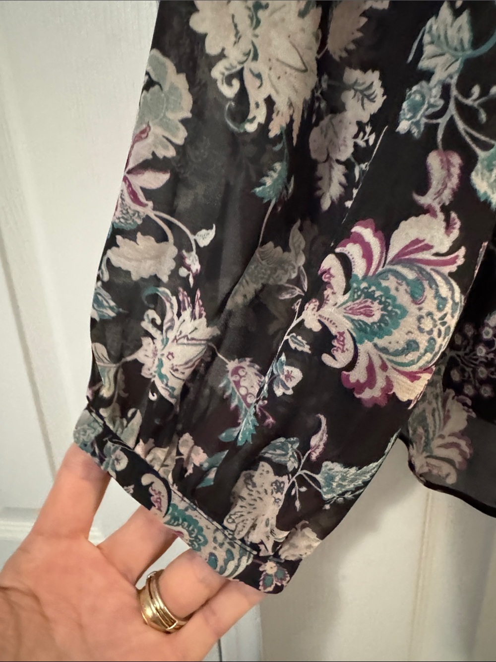 Vince Camuto Black Floral Peasant Blouse - Picture 6 of 7